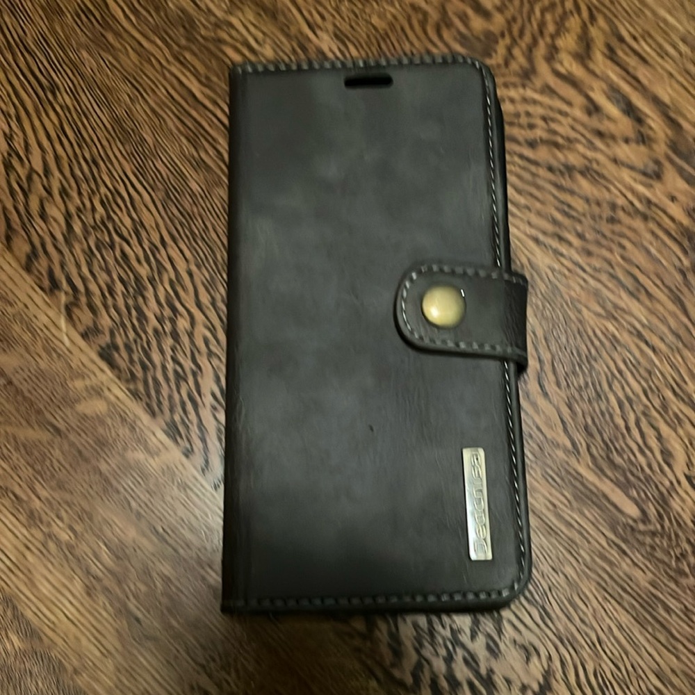 Jedchisa Leather Folio IPhone case